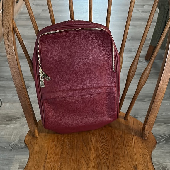 Genuine Leather backpack NEW - Picture 1 of 9